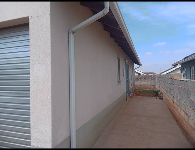 2 BEDROOM FREEHOLD FOR SALE IN SALFIN